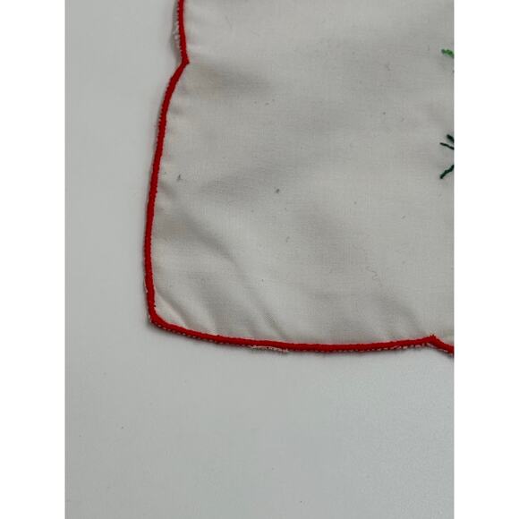 Vintage · Hand Embroidered · Christmas Wreath Holly Dresser Scarf · Set of 2 - Picture 4 of 9